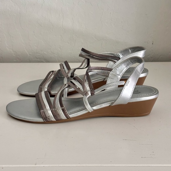 Impo Shoes Stretch Metallic Silver Strappy Low Wedge Sandal, 6.5 Women’s - Picture 4 of 9